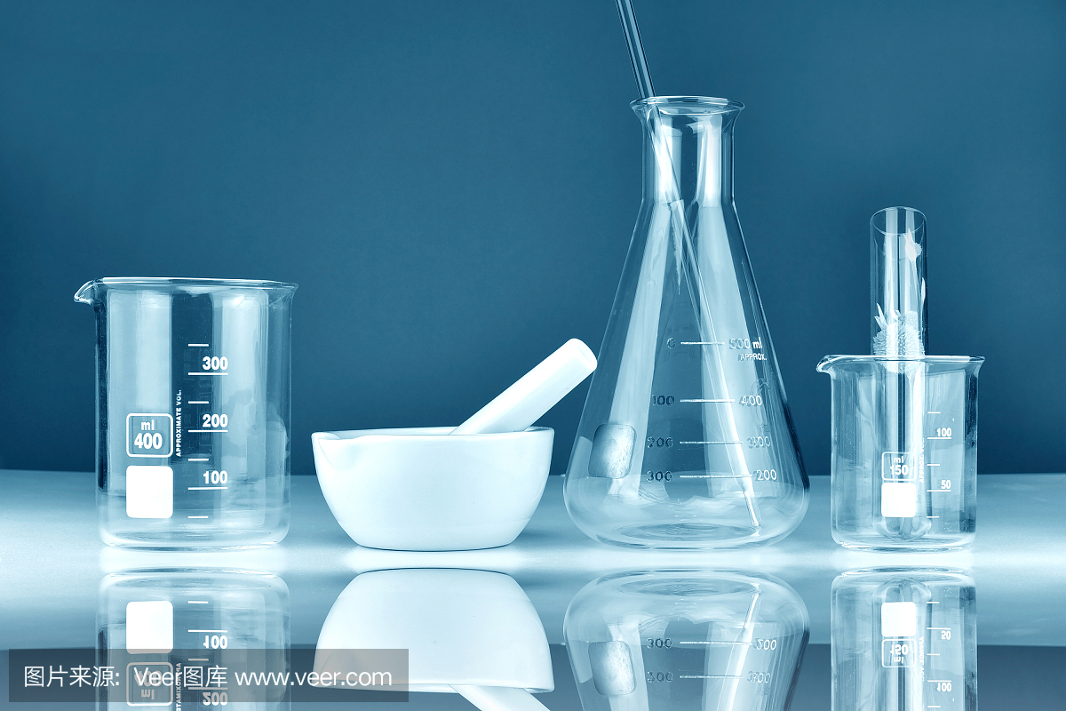科学实验室实验玻璃器皿,象征着科学研究与开发。